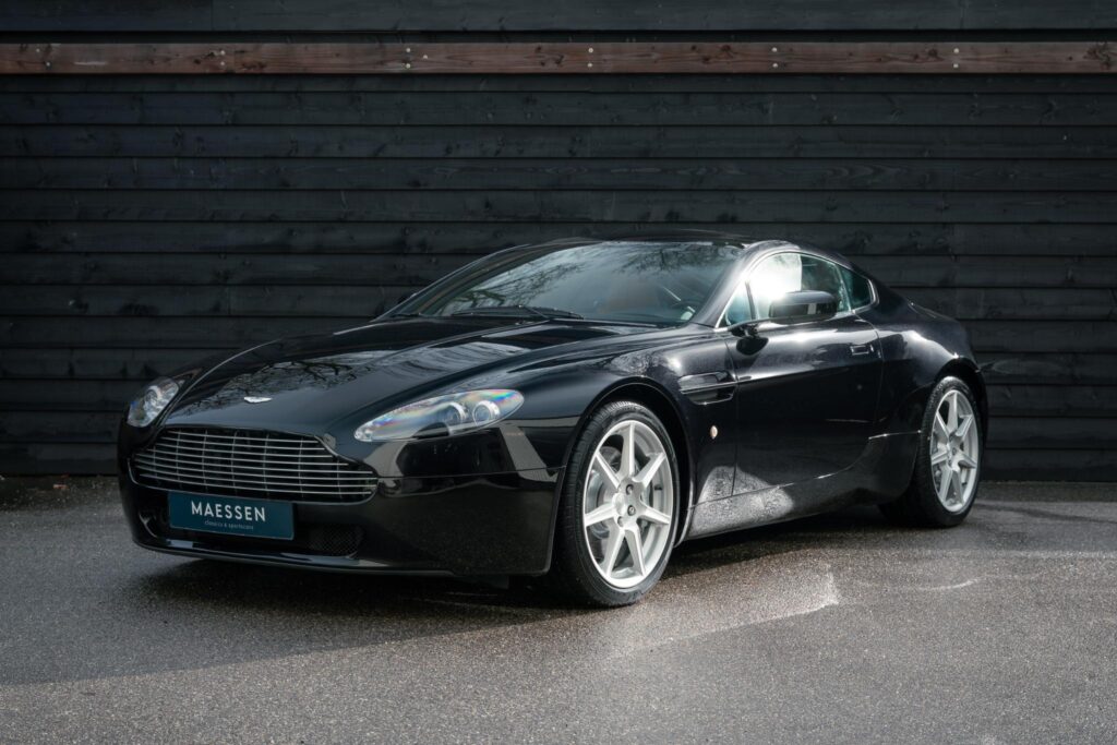 Aston Martin V8 Vantage 4.3 V8 Sportshift Aston Martin V8 Vantage 4.3 V8 Sportshift