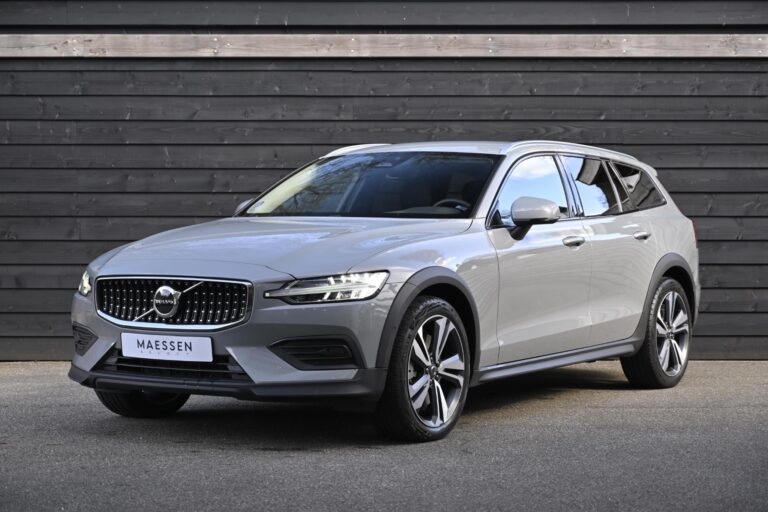 Volvo V60 Cross Country 2.0 B5 AWD Plus