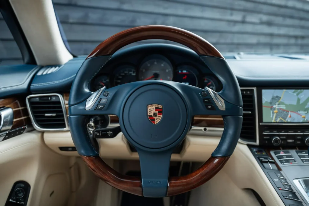 porsche panamera 970 48 4s 2010 yachting blue metallic 28